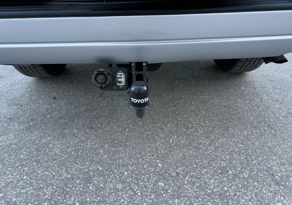 Toyota Land Cruiser cena 76500 przebieg: 332121, rok produkcji 2004 z Starachowice małe 631
